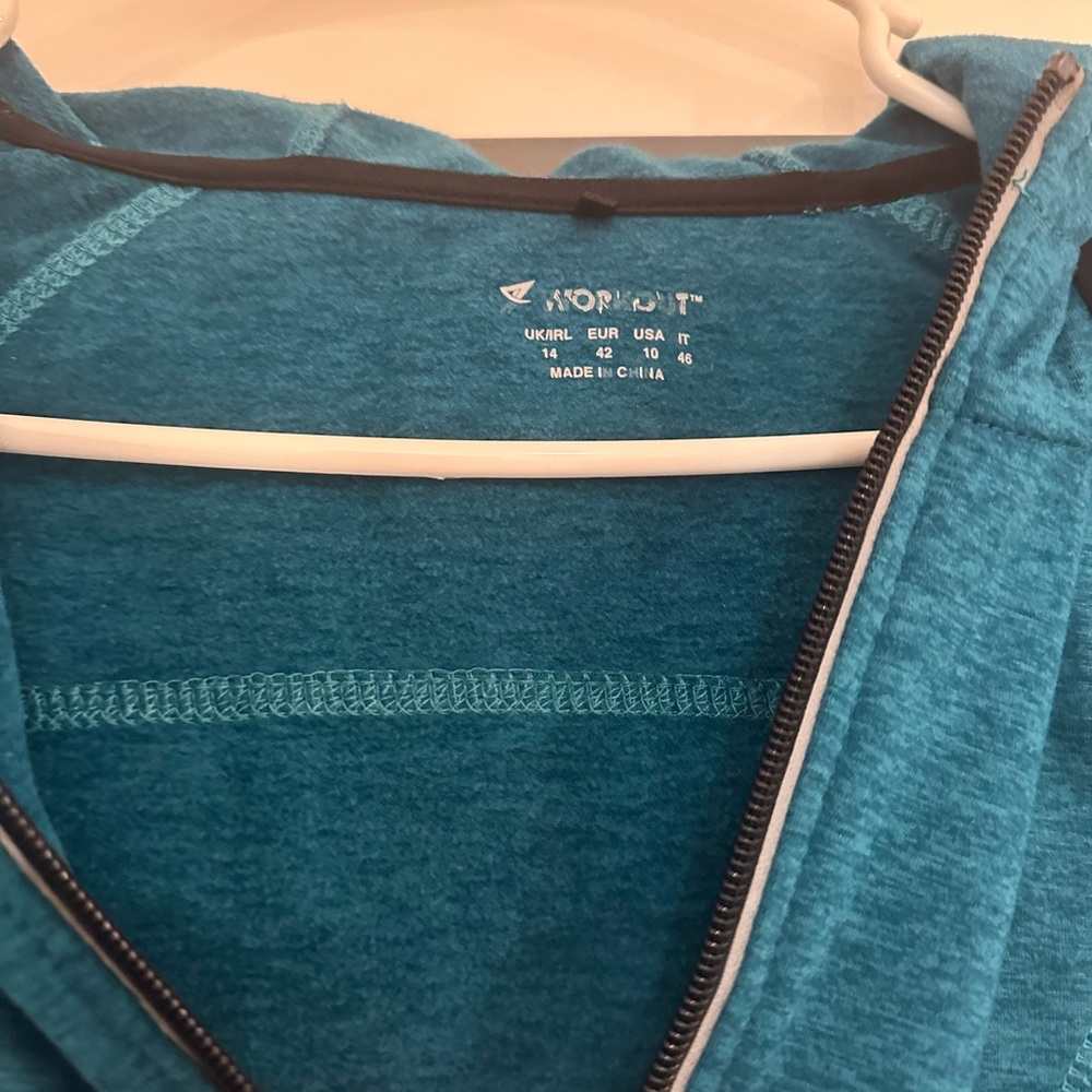 Primark Zip Up - Picture 2 of 3